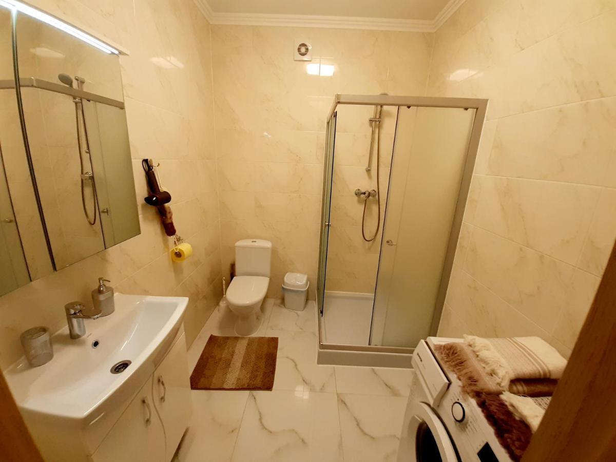 Lux Apartment In The City Center Мукачево Экстерьер фото