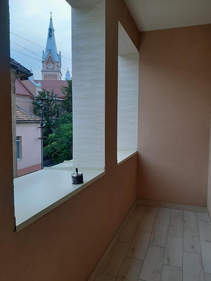 Lux Apartment In The City Center Мукачево Экстерьер фото