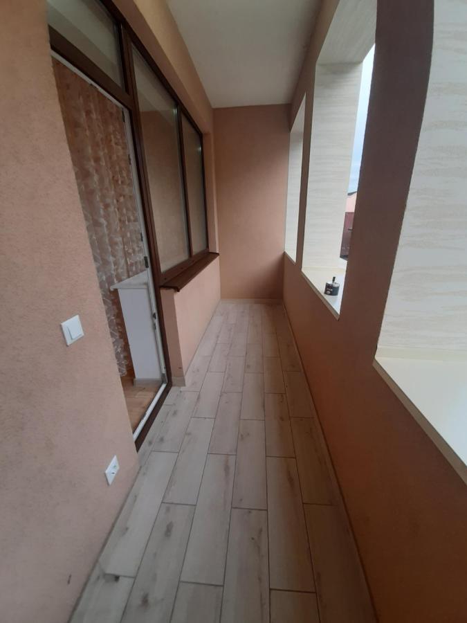 Lux Apartment In The City Center Мукачево Экстерьер фото
