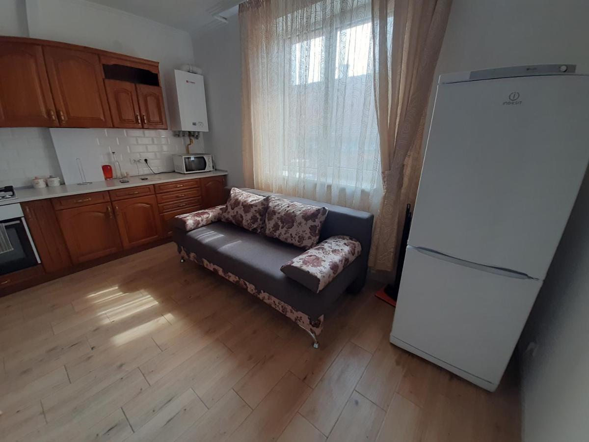 Lux Apartment In The City Center Мукачево Экстерьер фото